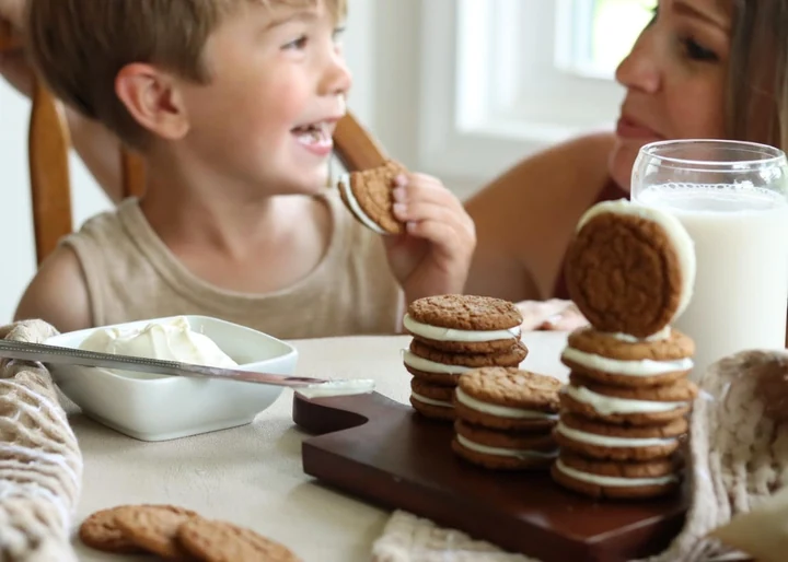 Ginger SNAPS ice cream sandwich serving idea